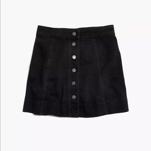 Madewell Metropolis Snap Jean Skirt in Rawley Black